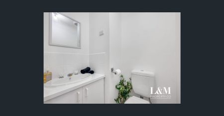 Charming 3-Bedroom Home in Prime Meadow Heights - Photo 3