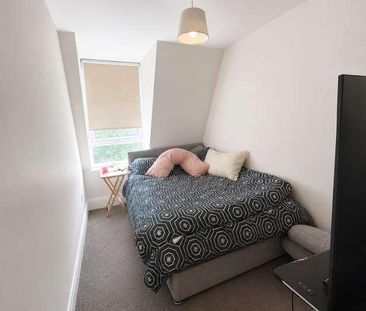 Knaphill, Woking, GU21 - Photo 1