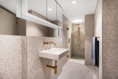 As new furnished luxury apartment - Photo 5