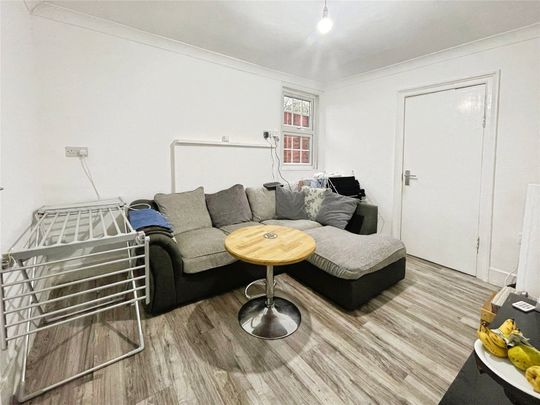 Spring Rise, Egham, Surrey, TW20 9PS - Photo 1