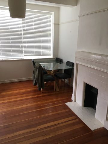 1 Bed Flat, Addiscombe Road, CR0 - Photo 3