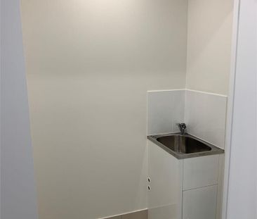 Modern Duplex in Central Location - Photo 5