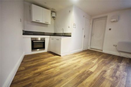 Studio to rent - Photo 5