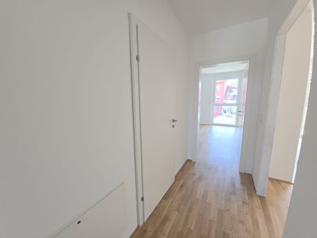 Erstbezug ab 01.10.2025: geförderte 3 Zimmer Wohnung mit Balkon in ruhiger und zentraler Lage - Puchstraße 34 - Top 17 - Photo 2