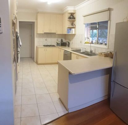 Bentleigh East - Photo 1