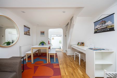 Room in a Shared House, Frederick Street, BN1 - Photo 2