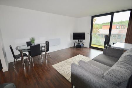 2 bedroom flat to rent - Photo 2