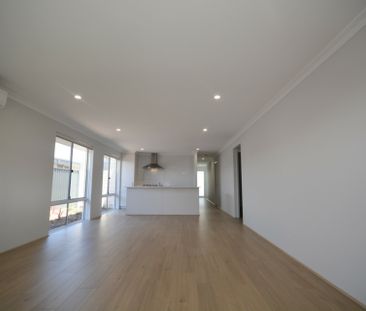 Brand New Home in Coastal Madora Bay! - Photo 2