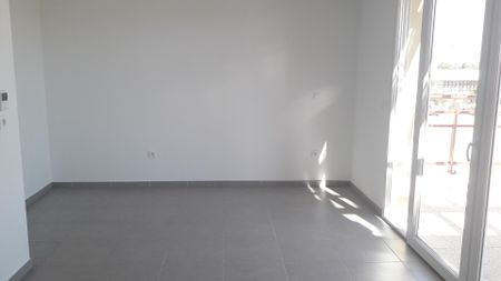 location Appartement T1 DE 33.1m² À JUVIGNAC - Photo 2