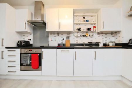 2 bedroom apartment to rent - Photo 3