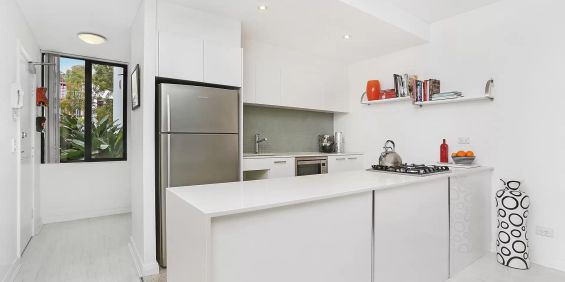 MGM MARTIN – TWO BEDROOM APARTMENT - Photo 3