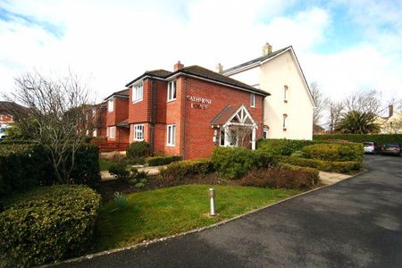 2 bedroom retirement property to rent - Photo 3