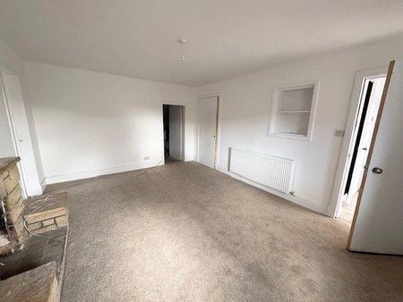 4 bedroom detached house to rent - Photo 4