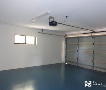 LARGE FAMILY HOME IN SOUGHT AFTER SUBURB OF THORNLANDS - Photo 5