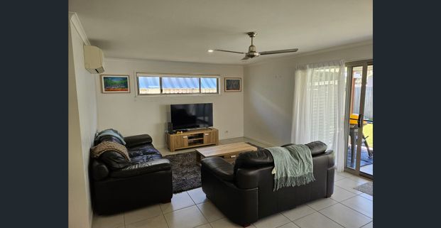 Rooms B & C/70 Auburn St Caloundra West - Photo 1