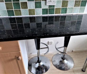 2 bedroom flat to rent - Photo 6