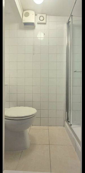 Studio Flat, Beverley Gardens, NW11 - Photo 1