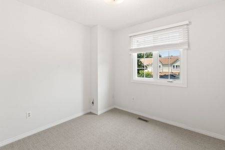 For Lease - 10 Bassett Boulevard Unit# 56, Whitby, Ontario - Photo 5