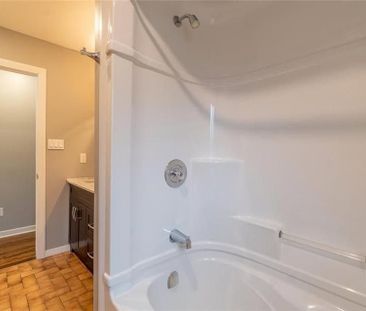 For Lease - 35 Carriage Road Unit# Upper, St. Catharines, Ontario - Photo 1