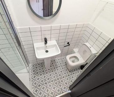 1 bedroom in a house share to rent - Photo 6