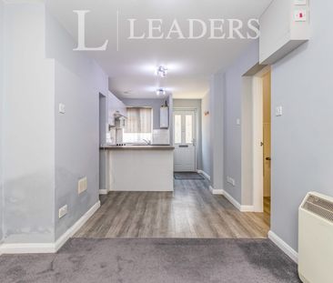 apartment to rent Pound Lane, Epsom, KT19 - Photo 1