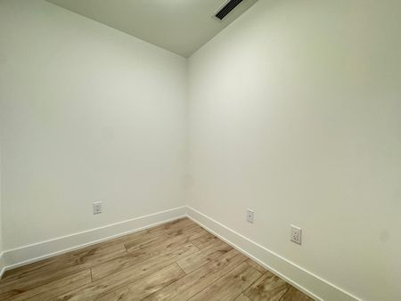 For Lease - 259 The Kingsway N/A Unit# 418, Toronto, Ontario - Photo 2