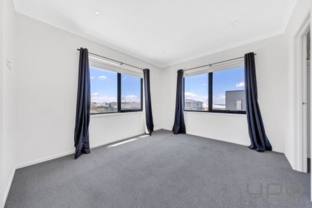 Near New 3 Bedroom Townhouse - Photo 5