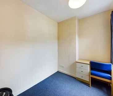 3 bedroom private hall to rent - Photo 6