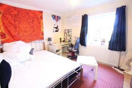 2 bedroom semi-detached house to rent - Photo 2