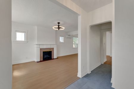 For Lease - 106 Florence Avenue, Toronto, Ontario - Photo 2