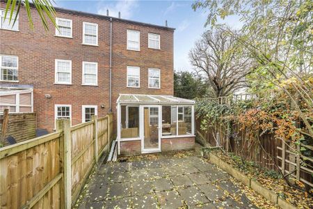 3 bedroom end of terrace house to rent - Photo 4