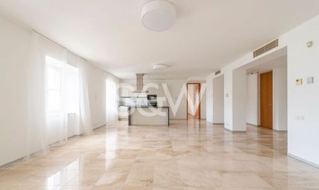 SVOBODA & WILLIAMS | 109412 | Prenájom klimatizovaného strešného 3-izbového bytu elegantnej rezidencie - Photo 3