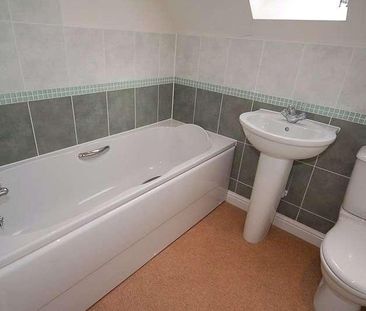 Fir Tree Court, Mildenhall, Bury St. Edmunds, Suffolk, IP28 - Photo 5