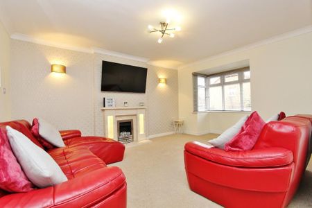 4 bedroom detached house to rent - Photo 2