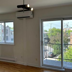 Grand 4 1/2 rénové, un coin tranquille de Villeray–Saint-Michel. - Photo 2