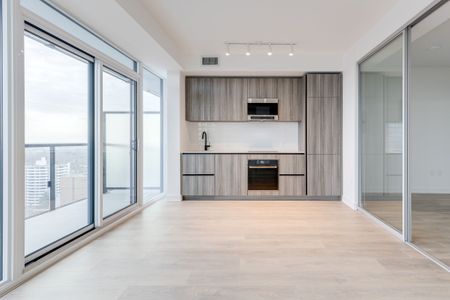 For Lease - 127 Broadway Avenue Unit# 2011, Toronto, Ontario - Photo 5