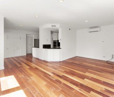 FAMILY LIVING, PERFECT BAYSIDE LOCATION - Photo 4