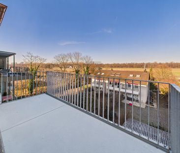 LIGHT-FLOODED WITH FREE VIEW - Photo 3