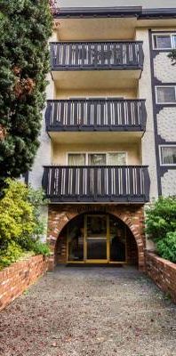 QUADRA/CLOVERDALE, quiet spacious 1 BR, - Photo 1