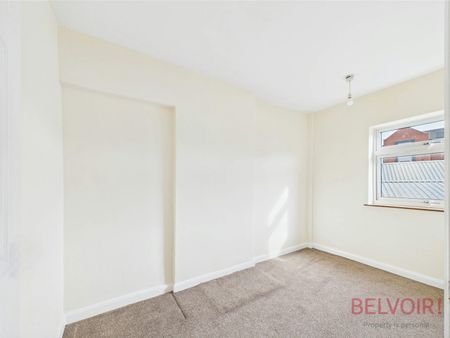 Terraced House to rent on - Photo 2