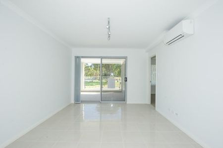 Low Maintenance 2 Bedroom, 2 Bathroom Apartment! - Photo 2