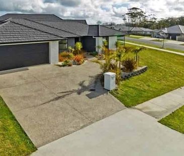 Spacious 4 Bedroom Home in Silverdale for Rent - Photo 2