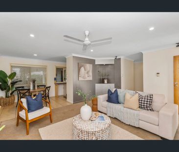 Family Home in Greenwood Estate! - Photo 4