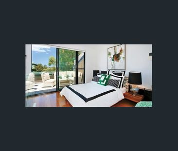 Luxurious Townhouse With Panoramic Views - Photo 1