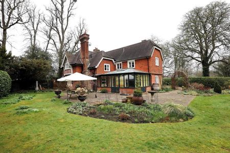 4 bedroom detached house to rent - Photo 5