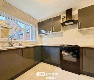 Bronte Crescent, Llanrumney, CARDIFF - Photo 6