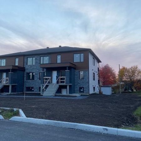 Magnifique 5 1/2 à louer!! Construction neuve et récente! - Photo 3