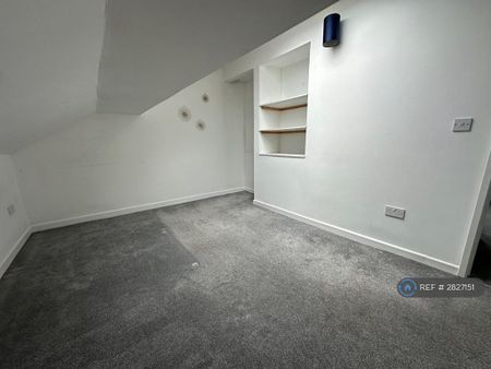 4 bedroom terraced house to rent - Photo 2