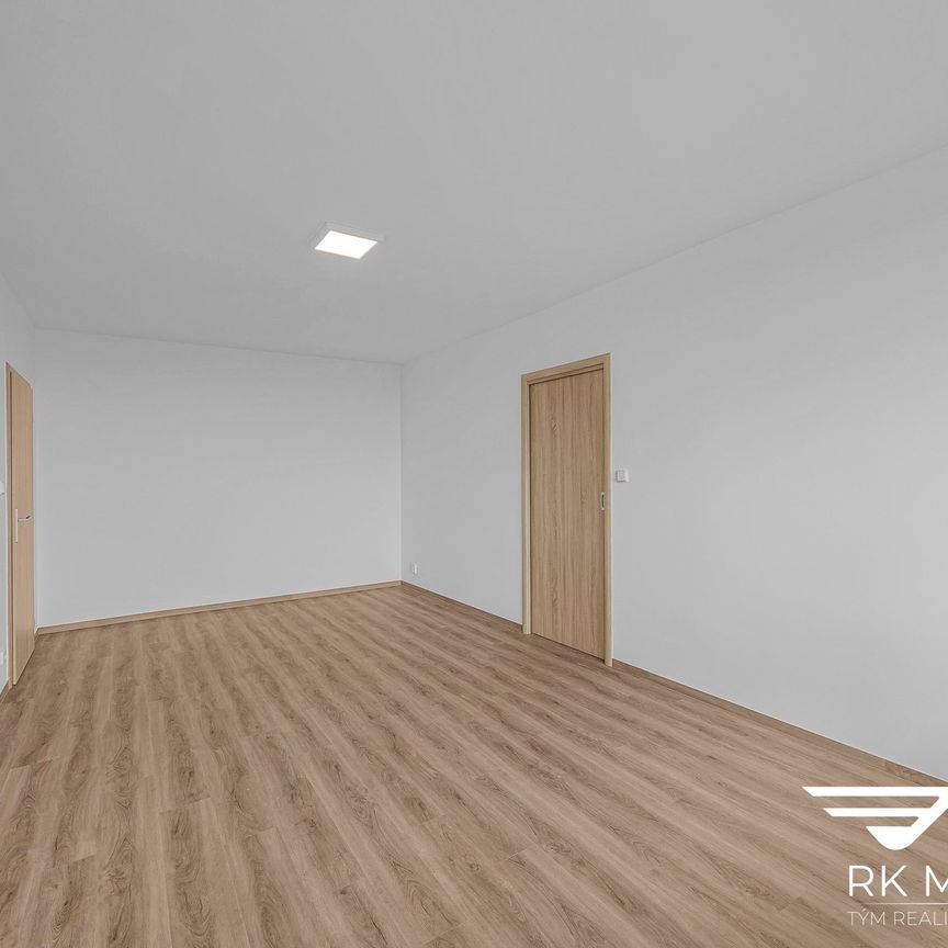 Pronájem bytu 3+1 63 m², Lublinská 571, Praha - Fotografie 1