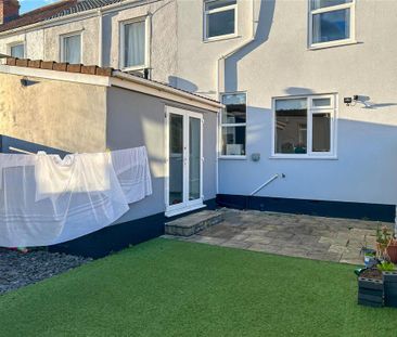 3 bedroom end of terrace house to rent - Photo 4